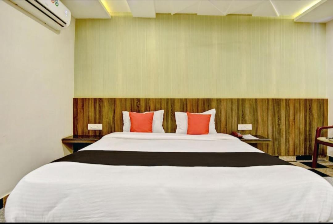 Citi Club Otel Kanpur Dış mekan fotoğraf