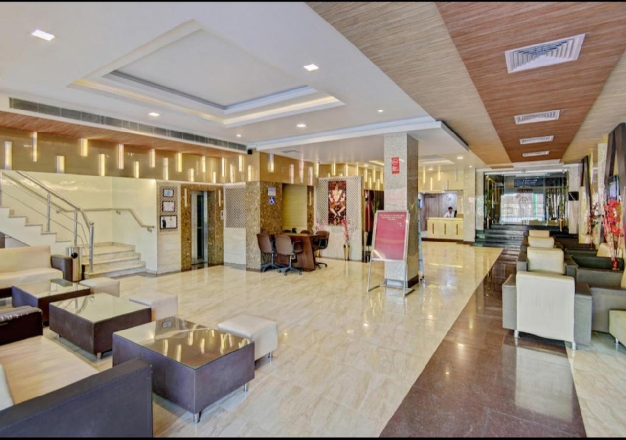 Citi Club Otel Kanpur Dış mekan fotoğraf